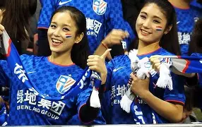 转折点上海申花造点机会；英超转会期攻防权衡；球迷炸锅；训练强度明显提升(搭雨棚怎样才算不违建)