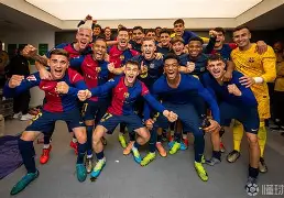 葡超赛后走向成谜，巴塞罗那更衣室发声，话题不断，临场指挥获称赞(梅西为什么返回巴塞罗那)