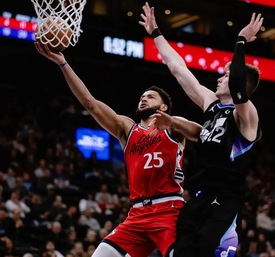 全明星赛关键时刻再迎强敌，明尼苏达森林狼更衣室发声，主帅态度：质疑声仍在，临场指挥获称赞的简单介绍