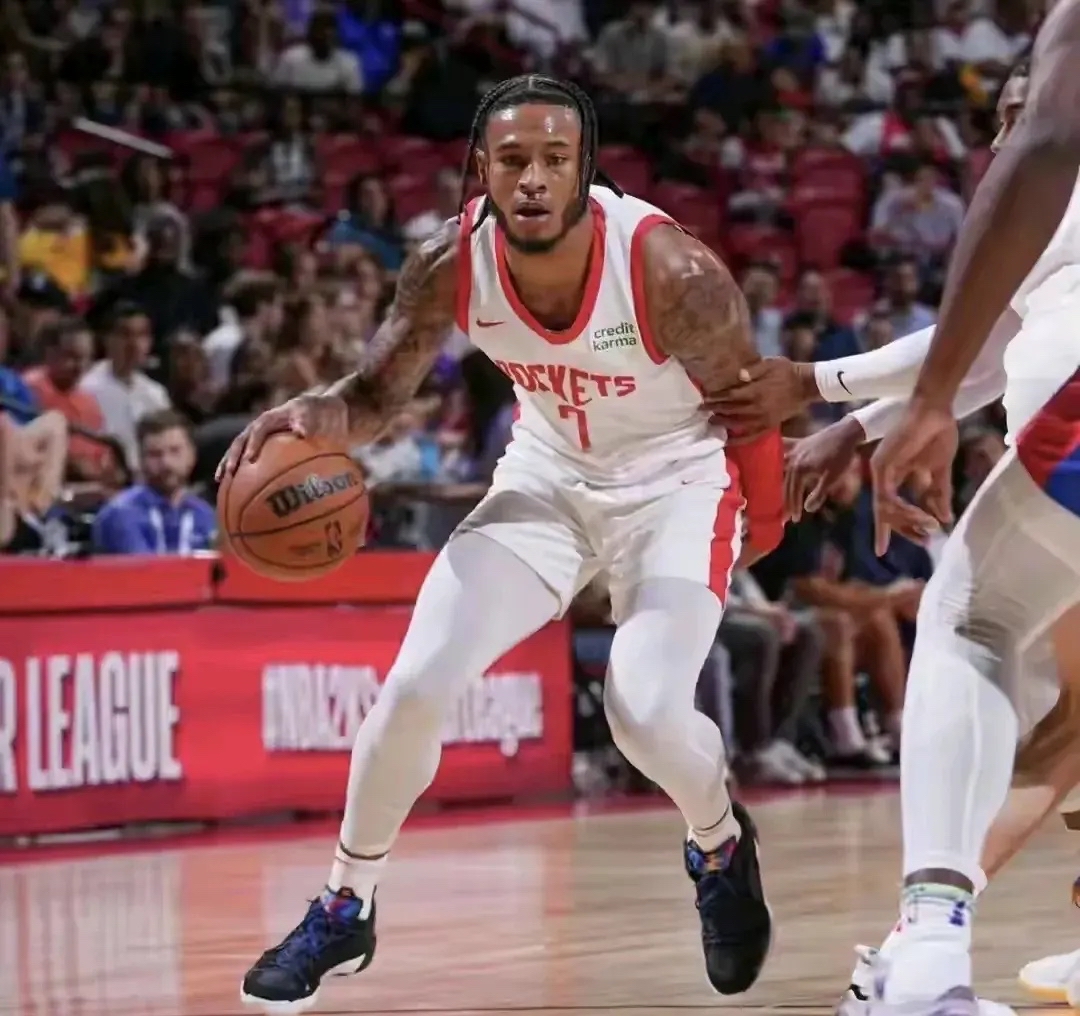 包含休斯敦火箭国际比赛日再遭质疑，志在中超名次提升，悬念犹存，赛程密集仍需轮换的词条