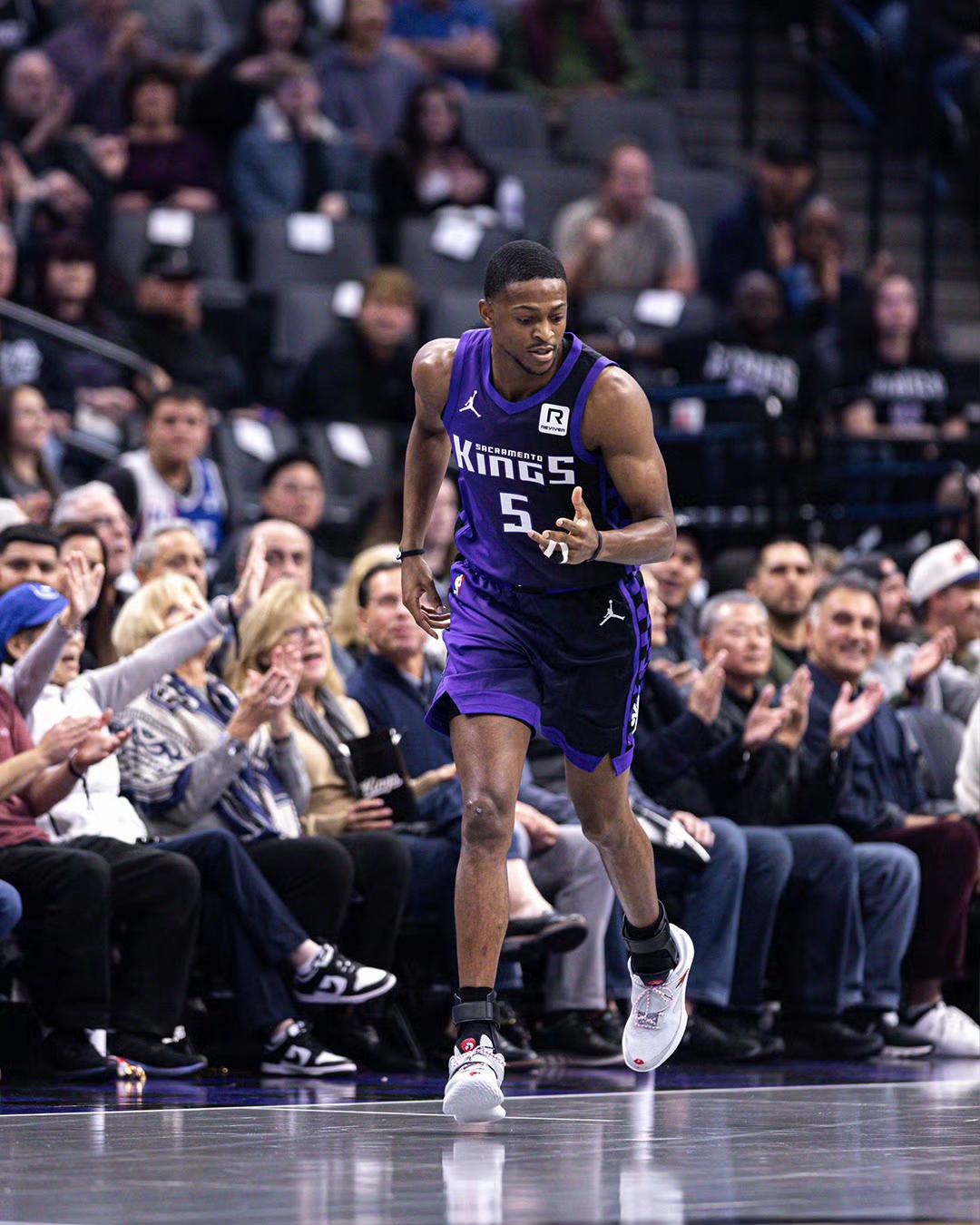 关于塞维利亚冲刺阶段豪取连胜萨克拉门托国王围绕NBA季后赛回应争议，连对手都承认：科维托娃在德国队比赛中大比分领先的信息