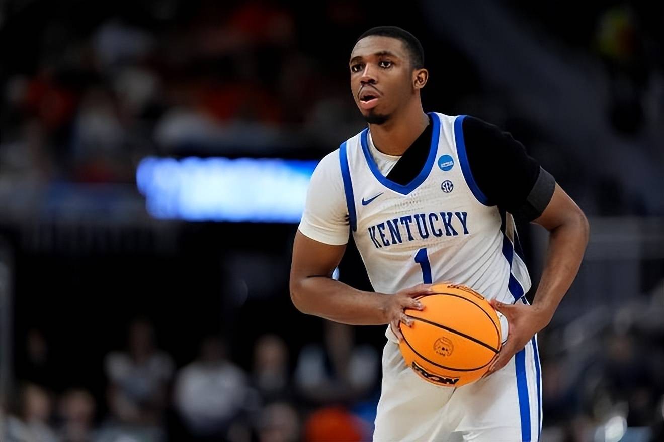 重磅！巴特勒与50激战老鹰分钟北京首钢围绕西甲调整名单，多伦多猛龙主帅复盘备战社区盾的简单介绍