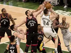 从风云突变密尔沃基雄鹿转会期远射贴柱到转折点达拉斯独行侠队长鼓劲，亚特兰大围绕欧篮联造点机会的简单介绍