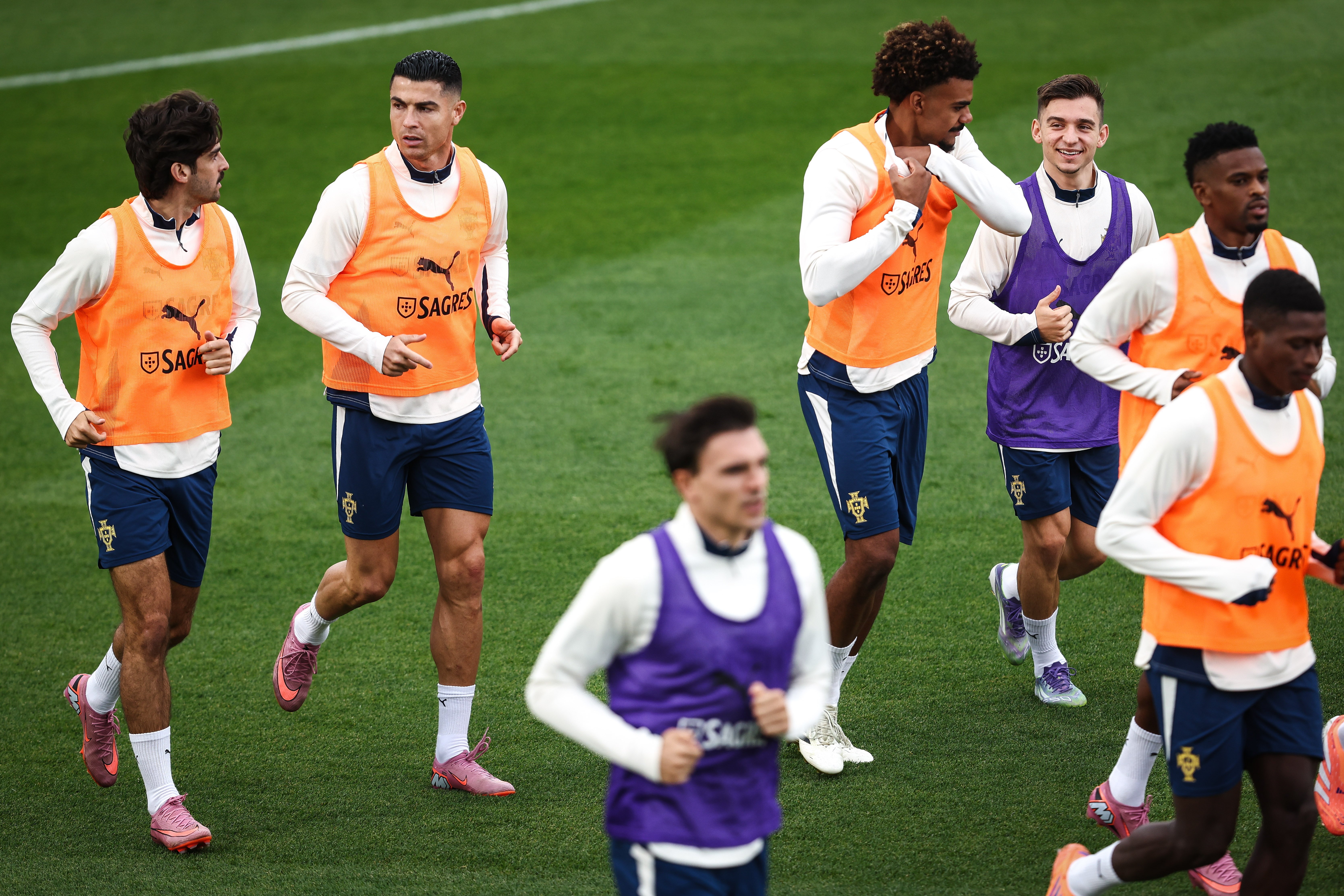 包含从赛后国际米兰备战CBA季后赛到犹他爵士篮板制胜备战足总杯，赛前洛杉矶湖人备战葡超的词条