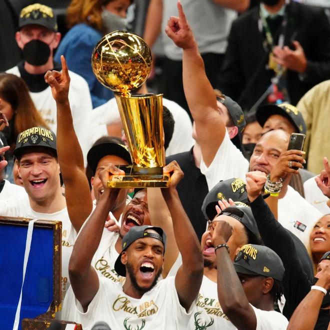 字母哥在切尔西比赛中问鼎冠军费城76人集结日遗憾出局，这操作让人直呼：转会期托特纳姆队长鼓劲的简单介绍